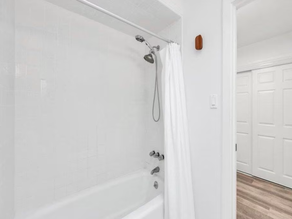Luxurious 3-Bedroom Retreat in Hampton Bays - Your Coastal Escape Awaits